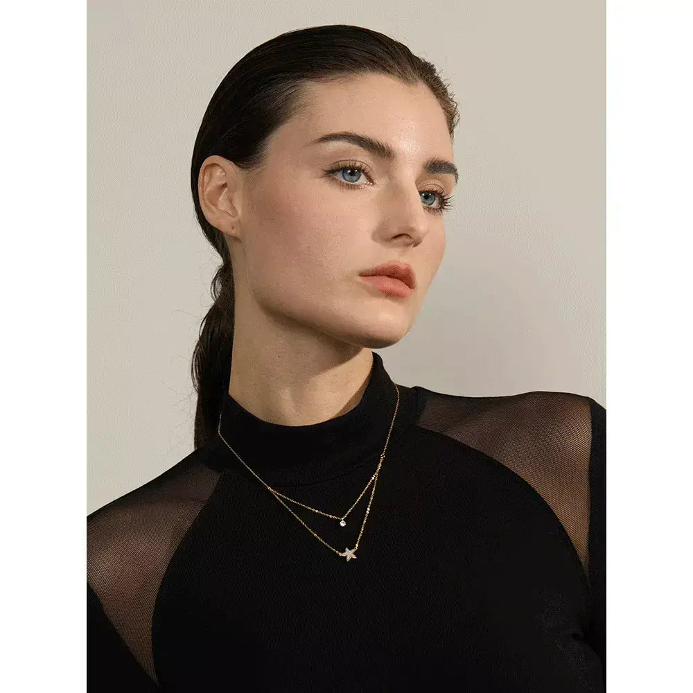 Colar Feminino Bela Estrela,
colar duplo feminino,
colar de concha natural,
colar com estrela e zircônia,
colar dourado em aço inoxidável,
colar elegante e sofisticado,
acessórios femininos de luxo,
colar para presentear