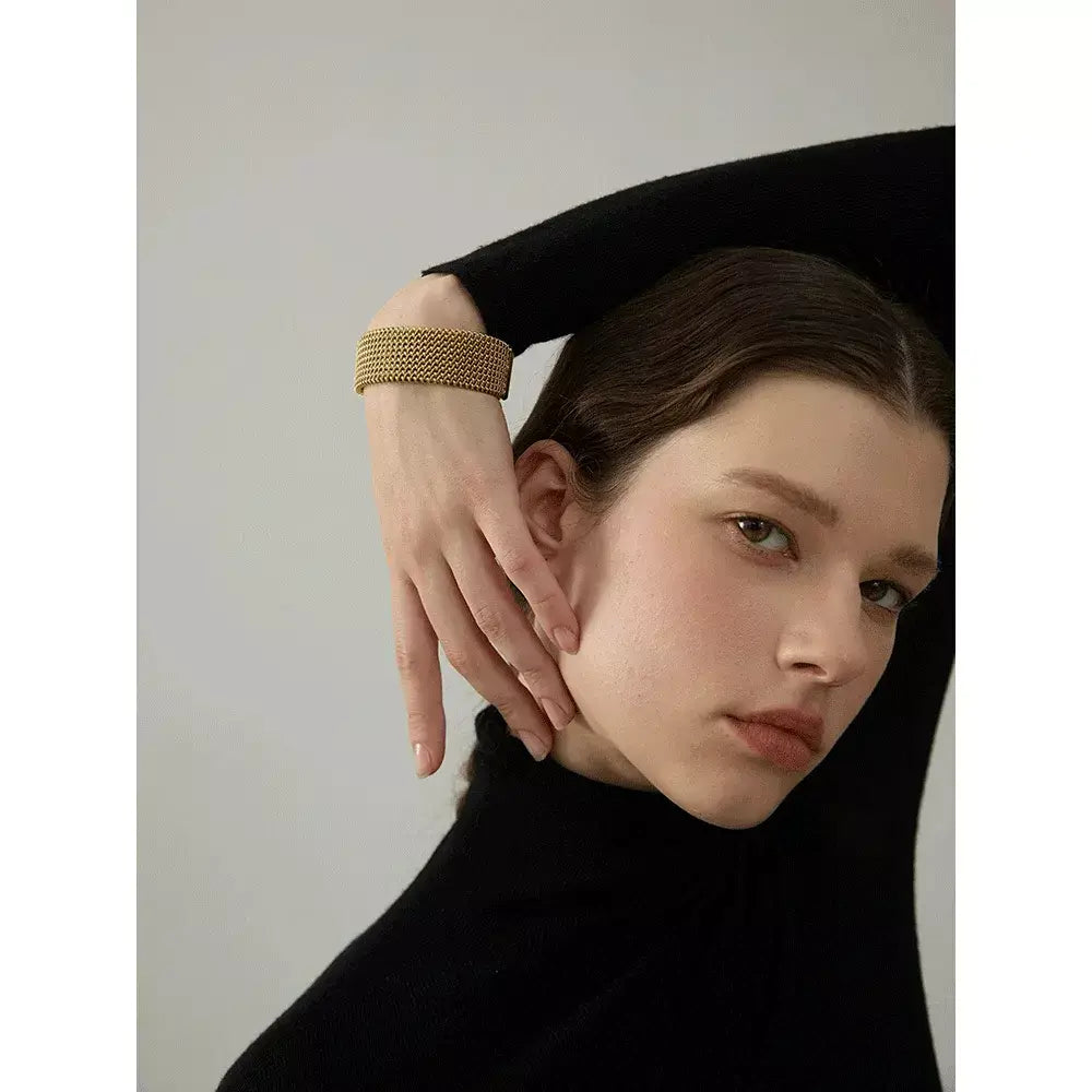 Pulseira Feminina Aberta Imperial,
pulseira feminina elegante,
pulseira larga metálica,
pulseira moderna para mulheres,
bracelete feminino,
pulseira sofisticada