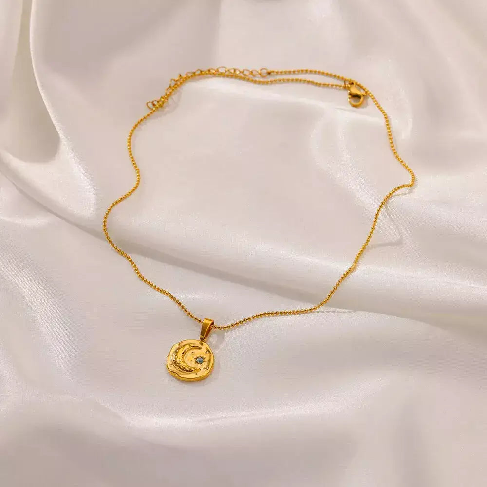 Colar Feminino Pingente Lua e Estrela,
Colar feminino elegante,
colar dourado,
colar redondo