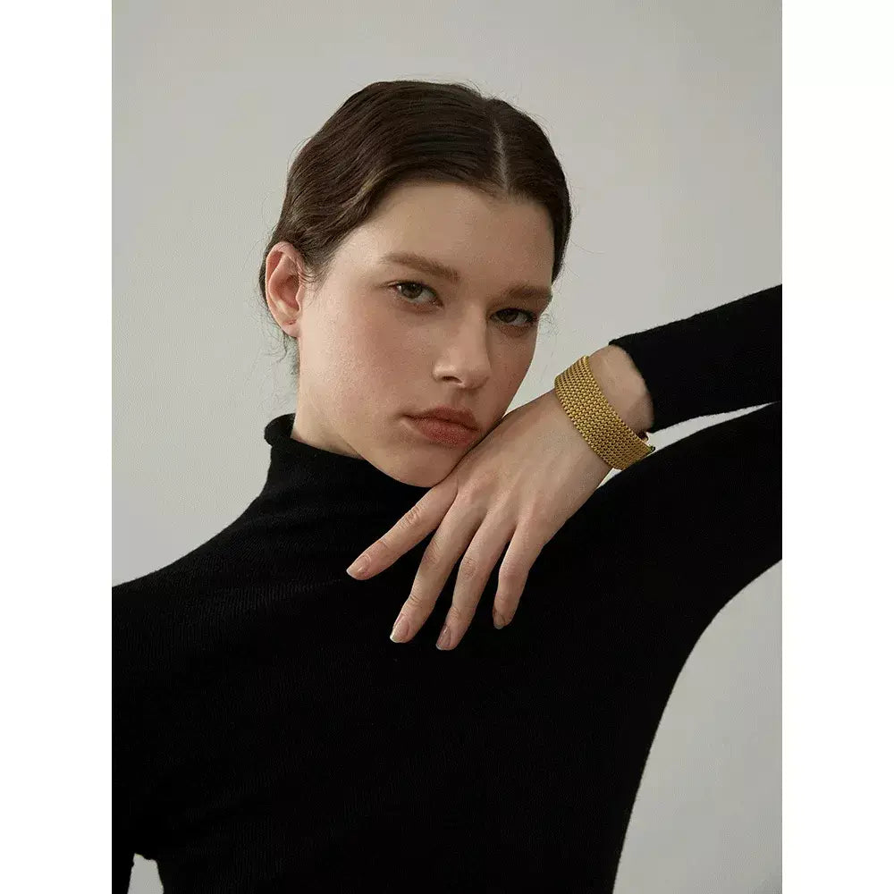 Pulseira Feminina Aberta Imperial,
pulseira feminina elegante,
pulseira larga metálica,
pulseira moderna para mulheres,
bracelete feminino,
pulseira sofisticada