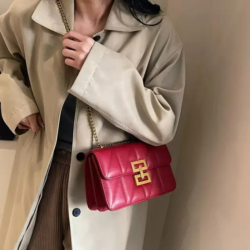 Bolsa Feminina Isadora,
bolsa feminina transversal,
bolsa feminina pequena,
bolsa feminina de corrente,
bolsa feminina elegante,
bolsa feminina chique,
bolsa feminina de festa,
bolsa de luxo