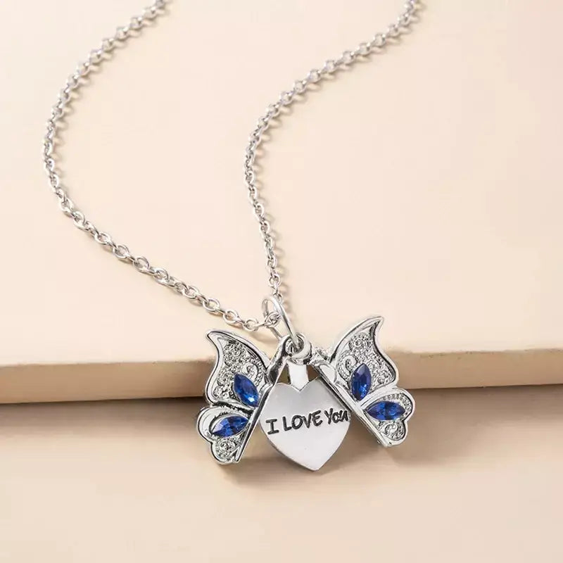 Colar Feminino Borboleta,
colar borboleta,
colar borboleta eu te amo,
pingente borboleta,
colares para presente,
presente romântico,
joia para mulheres