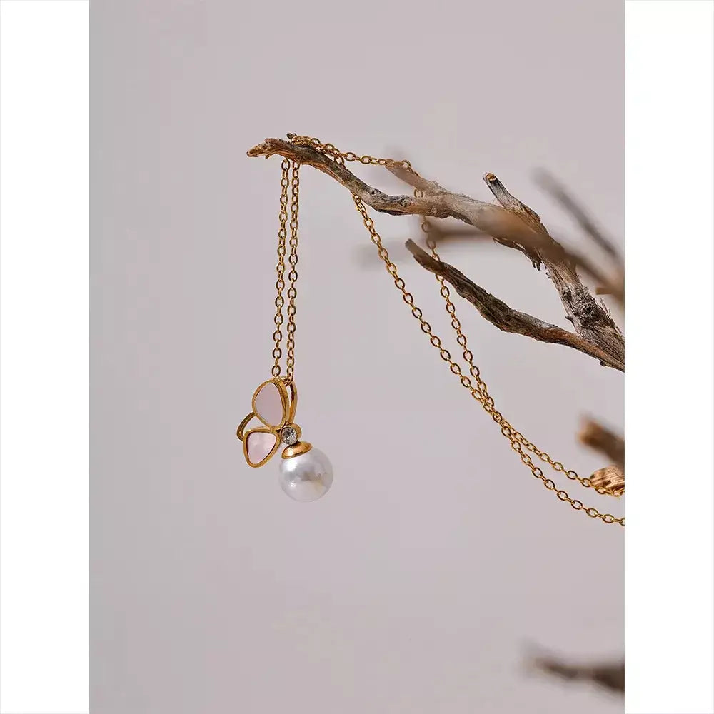 Colar Feminino Pérola de Borboleta,
Joias delicadas para mulheres,
Colar de borboleta minimalista,
Colar feminino com pingente de borboleta,
Colar com pérola