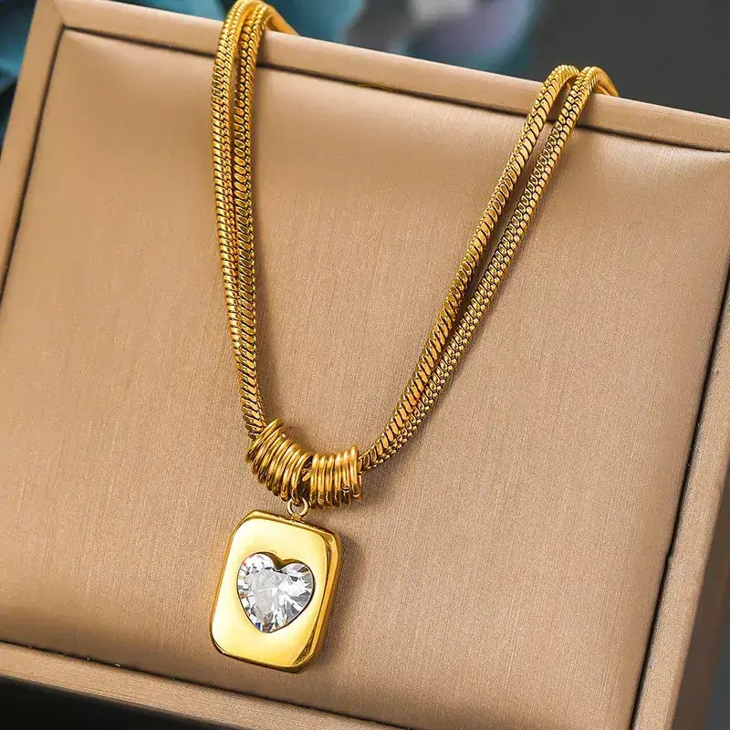 Colar Duplo com Zircônia Branca,
colar duplo trançado para mulheres,
colar resistente à oxidação,
colar feminino moderno e elegante