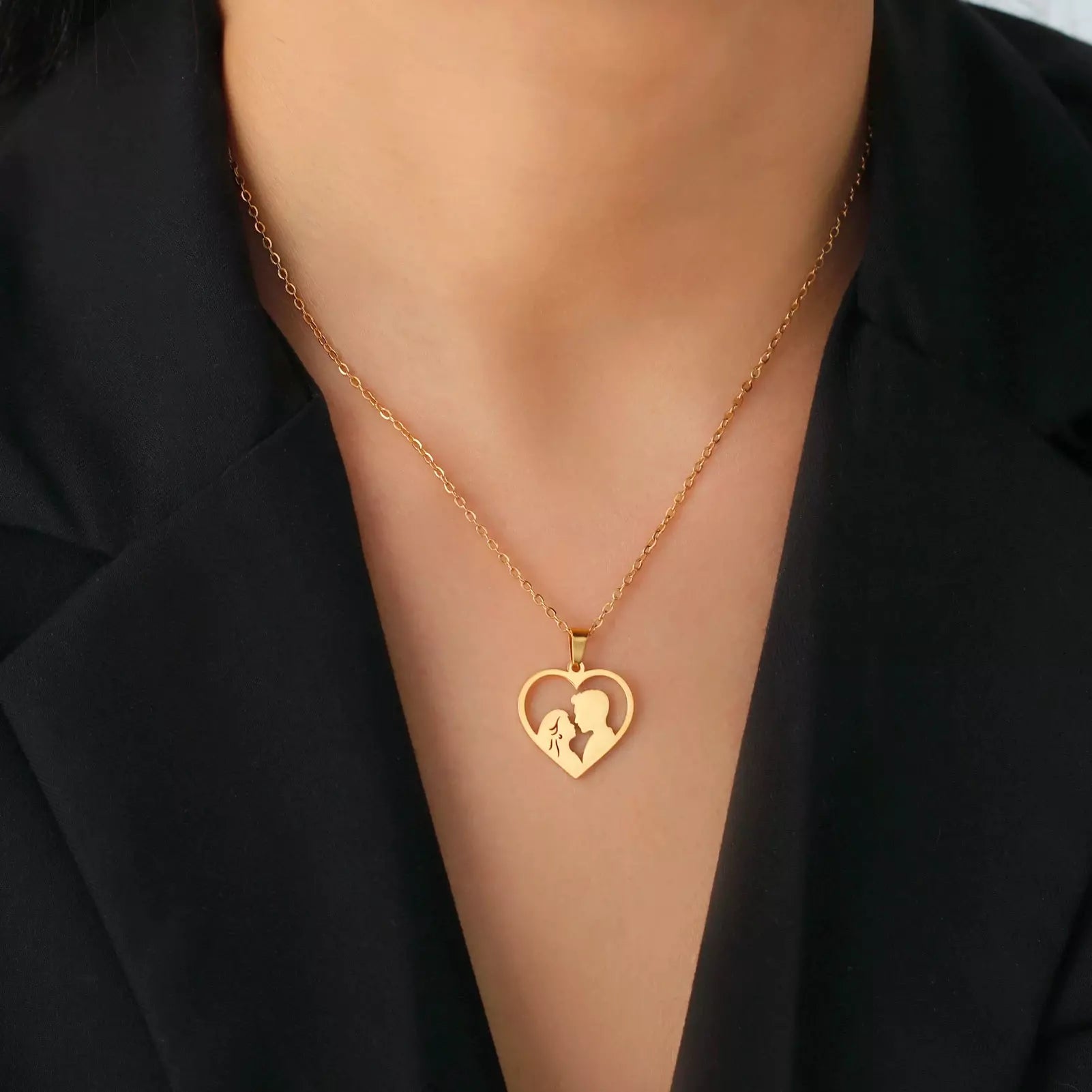 Colar Casal em Coração,
Colar de casal,
colar romântico,
Colar coração casal,
Colar de casal apaixonado,
colar de amor