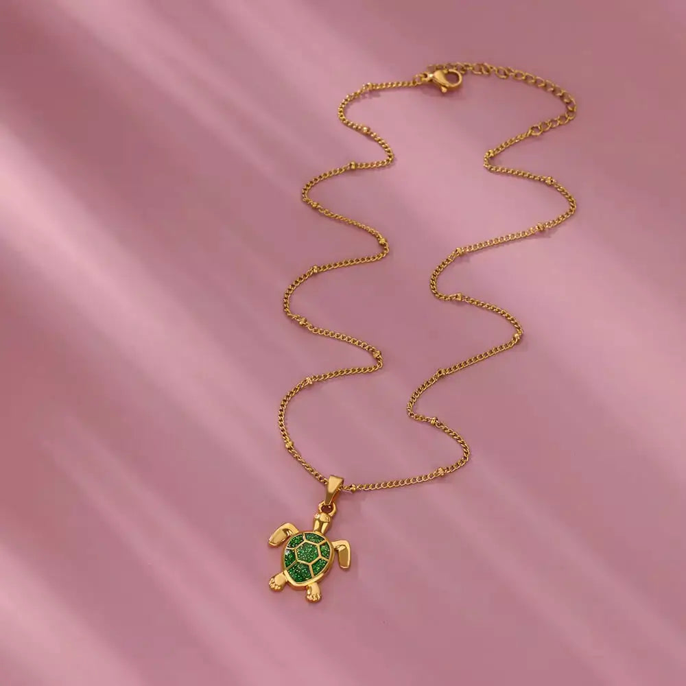 Colar Feminino Tartaruga Colorida,
Colar de verão,
Colar com miçangas,
Acessório com tema marinho,
Presente para mulheres