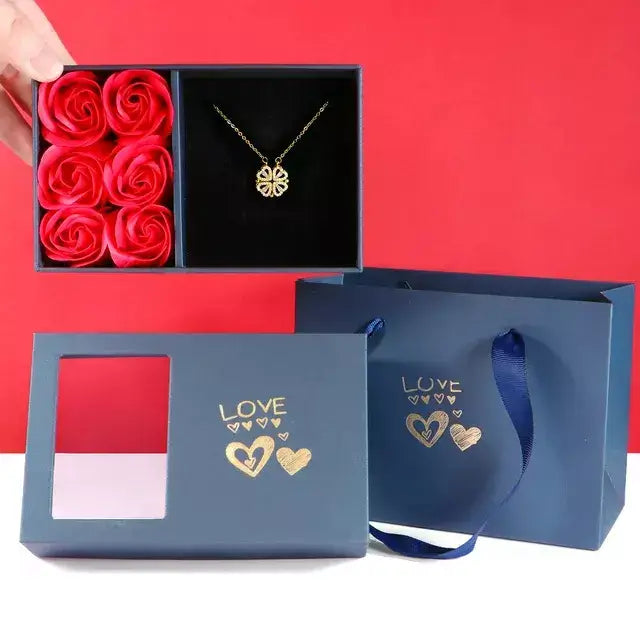 Colar Trevo do Amor Magnético,
cordão trevo de coração,
cordão trevo da sorte,
colar trevo de coração,
colar de coração,
presente romântico,
conexão de corações,
colar magnético