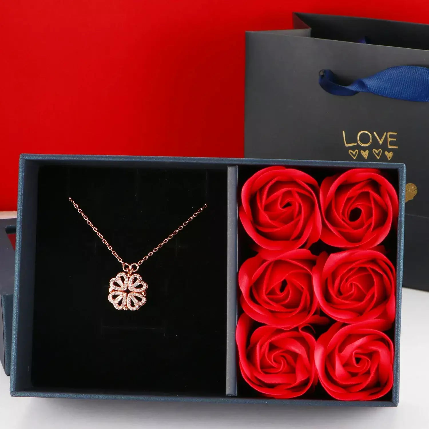 Colar Trevo do Amor Magnético,
cordão trevo de coração,
cordão trevo da sorte,
colar trevo de coração,
colar de coração,
presente romântico,
conexão de corações,
colar magnético