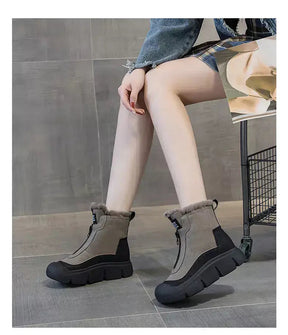 Bota feminina preta  Bota feminina pelúcia  Bota feminina impermeável  Bota Feminina de Couro Any  Bota Feminina de Couro Alexia  Bota feminina confortável  Bota Feminina cano baixo  Bota feminina aveludada  Bota feminina Anatômica  Bota aveludada feminina