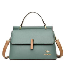 bolsa feminina transversal  bolsa feminina onlivix  bolsa feminina média  bolsa feminina grande  Bolsa Feminina de Couro Pilar
