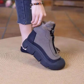 Bota feminina preta  Bota feminina pelúcia  Bota feminina impermeável  Bota Feminina de Couro Any  Bota Feminina de Couro Alexia  Bota feminina confortável  Bota Feminina cano baixo  Bota feminina aveludada  Bota feminina Anatômica  Bota aveludada feminina