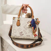 bolsa transversal feminina  bolsa feminina transversal  Bolsa Feminina Florença  Bolsa Feminina de Couro Transversal  Bolsa Feminina de couro