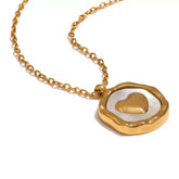 Colar Feminino Coração Madrepérola,
colar feminino para presente,
colar de luxo para mulheres,
colar feminino de coração banhado a ouro,
colar romântico para presente,
colar banhado a ouro 18K
