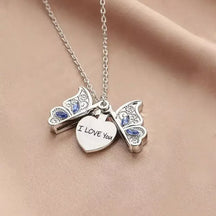 Colar Feminino Borboleta,
colar borboleta, 
colar borboleta eu te amo, 
pingente borboleta, 
colares para presente,
 presente romântico, 
joia para mulheres