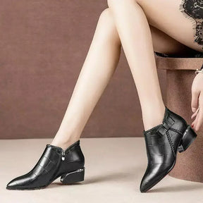 Bota Feminina Helena, bota feminina cano curto, bota feminina cano médio, bota feminina de couro, sapato feminino