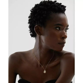 Colar Feminino Fruta Dourada,
Colar feminino elegante,
colar dourado,
colar abacate
