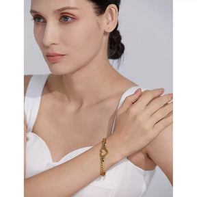 Pulseira Feminina Coração,
Pulseira de metal,
pulseira feminina elegante,
Pulseira de aço inoxidável,
Pulseira feminina resistente à água,
bracelete feminino,
pulseira sofisticada