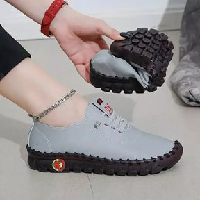 Tênis Feminino Anatômico Olívia,
tênis feminino ortopédico,
Tênis feminino de couro,
Tênis casual,
tênis feminino social