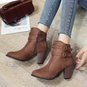 Bota Feminina Ravena, botas cano médio, bota feminina camurça, botas antiderrapantes, bota elegante, bota cano curto