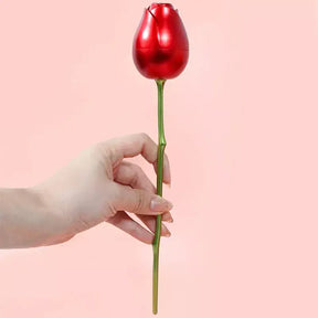 Colar Feminino Corações Entrelaçados + Rosa Surpresa,
presente romântico para namorada,
colar com caixa de rosa,
colar com flor,
joia romântica feminina,
presente dia dos namorados
