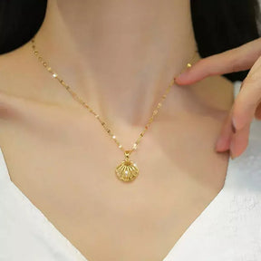 Colar Feminino Concha e Pérola de Zircônia,
Colar feminino elegante,
Colar de pérolas,
Colar estilo praia,
Acessório de aço inoxidável