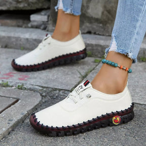 Tênis Feminino Anatômico Olívia,
tênis feminino ortopédico,
Tênis feminino de couro,
Tênis casual,
tênis feminino social