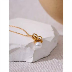 Colar Feminino Pérola de Borboleta,
Joias delicadas para mulheres,
Colar de borboleta minimalista,
Colar feminino com pingente de borboleta,
Colar com pérola