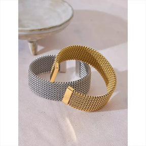 Pulseira Feminina Aberta Imperial,
pulseira feminina elegante,
pulseira larga metálica,
pulseira moderna para mulheres,
bracelete feminino,
pulseira sofisticada