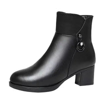 Bota Feminina Opulence  Bota feminina de couro cano Curto  Bota feminina aveludada  Bota aveludada feminina