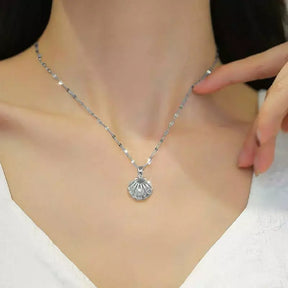 Colar Feminino Concha e Pérola de Zircônia,
Colar feminino elegante,
Colar de pérolas,
Colar estilo praia,
Acessório de aço inoxidável