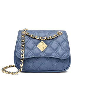 Bolsa Feminina de Couro Amaranta,
bolsa feminina transversal,
bolsa feminina pequena,
bolsa feminina de couro legitimo,
bolsa feminina elegante,
bolsa feminina chique,
bolsa feminina de festa