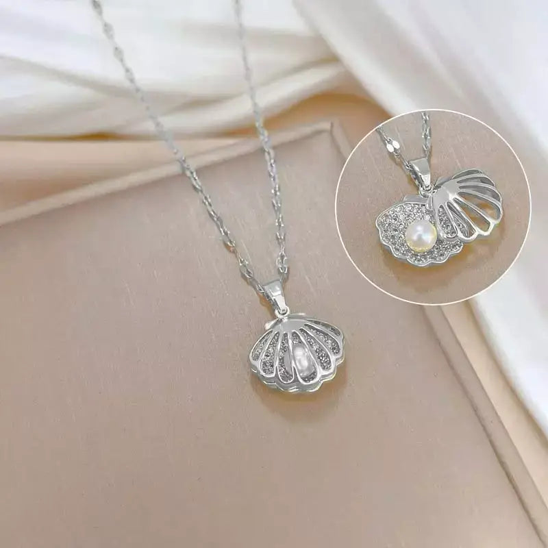 Colar Feminino Concha e Pérola de Zircônia,
Colar feminino elegante,
Colar de pérolas,
Colar estilo praia,
Acessório de aço inoxidável