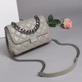 Bolsa Feminina Beatriz,
bolsa feminina transversal,
bolsa feminina pequena,
bolsa feminina de corrente,
bolsa feminina elegante,
bolsa feminina chique,
bolsa feminina de festa,
bolsa de luxo