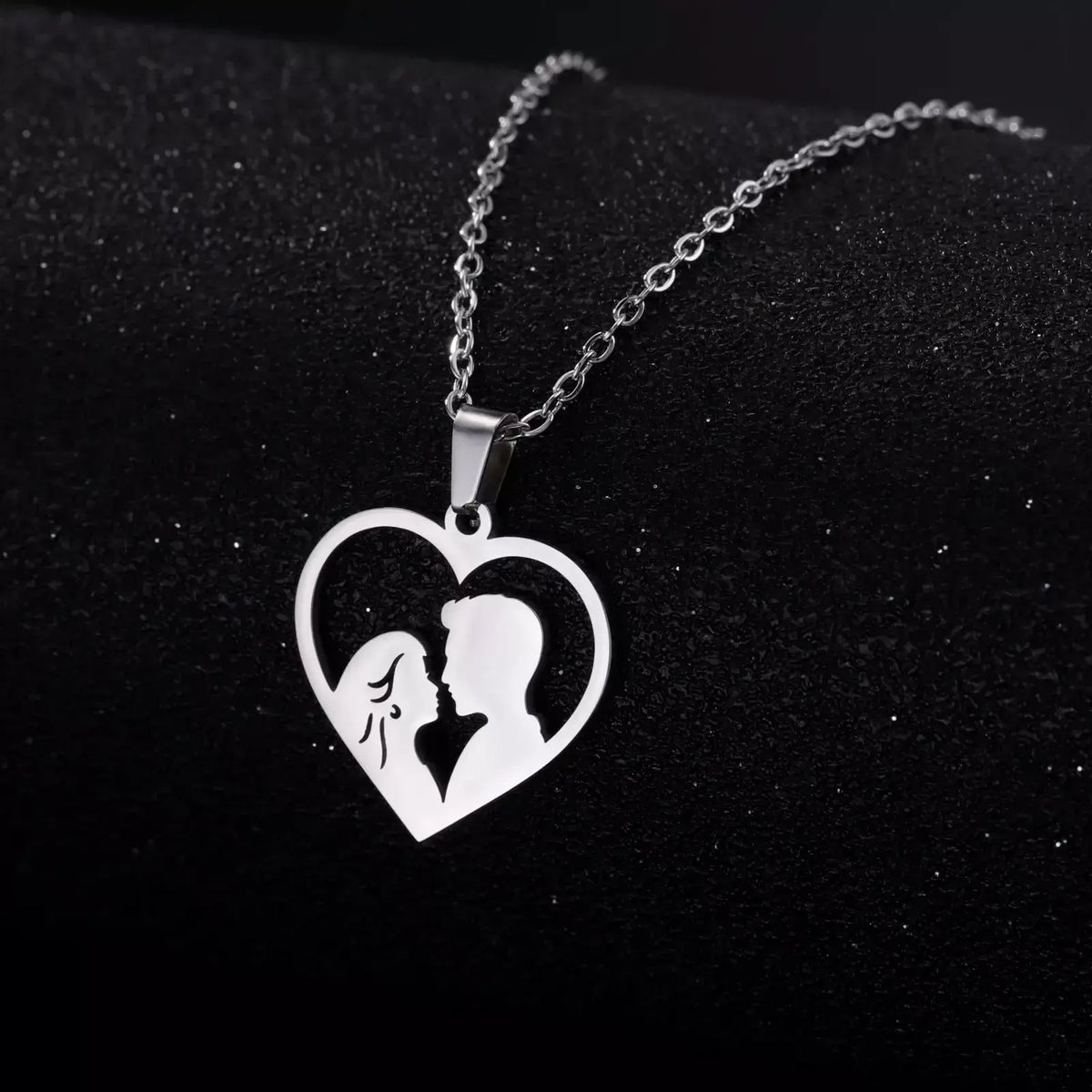 Colar Casal em Coração,
Colar de casal,
colar romântico,
Colar coração casal,
Colar de casal apaixonado,
colar de amor
