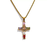 Colar de Cruz com Zircônias Coloridas,
Colar de cruz,
Colar religioso,
Colar de zircônia,
Colar de luxo,
Colar de fé,
Colar com pingente de cruz,
Colar cristão feminino
