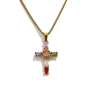 Colar de Cruz com Zircônias Coloridas,
Colar de cruz,
Colar religioso,
Colar de zircônia,
Colar de luxo,
Colar de fé,
Colar com pingente de cruz,
Colar cristão feminino
