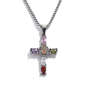 Colar de Cruz com Zircônias Coloridas,
Colar de cruz,
Colar religioso,
Colar de zircônia,
Colar de luxo,
Colar de fé,
Colar com pingente de cruz,
Colar cristão feminino
