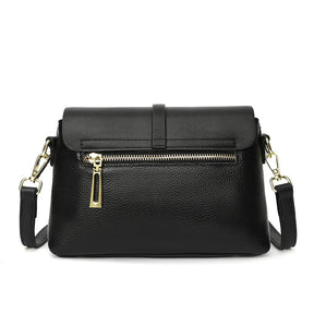 Bolsa Feminina de Couro Dalila,
bolsa feminina transversal,
bolsa feminina pequena,
bolsa feminina de mão,
bolsa feminina elegante,
bolsa feminina chique,
bolsa feminina de festa,
bolsa de luxo

