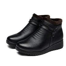 Bota feminina preta  Bota feminina marrom  Bota Feminina de pelúcia  Bota Feminina de Couro Liz  Bota Feminina de couro  Bota Feminina cano baixo  Bota feminina aveludada  Bota aveludada feminina