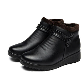 Bota feminina preta  Bota feminina marrom  Bota Feminina de pelúcia  Bota Feminina de Couro Liz  Bota Feminina de couro  Bota Feminina cano baixo  Bota feminina aveludada  Bota aveludada feminina