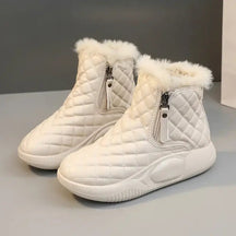 Bota feminina peluciada  Bota Feminina Maju  Bota feminina confortável  Bota feminina cano curto  Bota feminina aveludada  Bota aveludada feminina